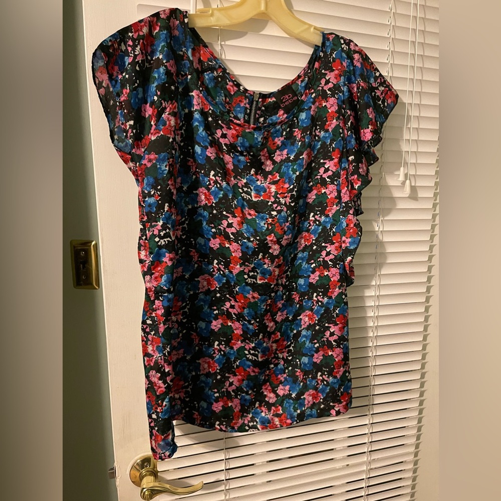 2Bebe Floral Print Blouse